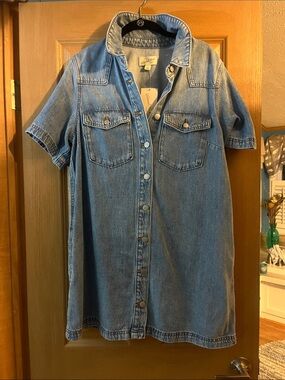 Universal Thread Light Blue Denim Button-Up dress